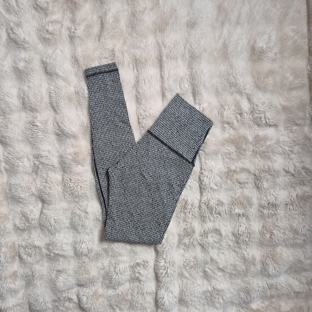 Womens Lululemon Leggings Size 6 Graphic Mini Houndstooth Print Black White High